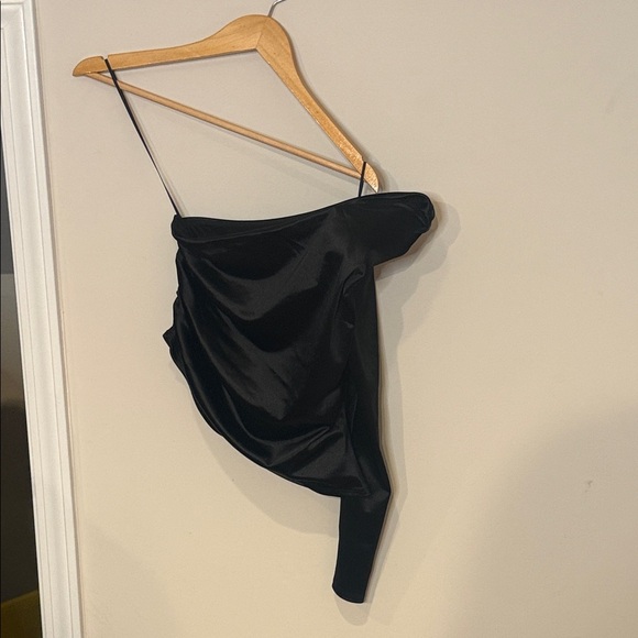 Express Satin One Shoulder Tie Waist Top NWT - Picture 2 of 5